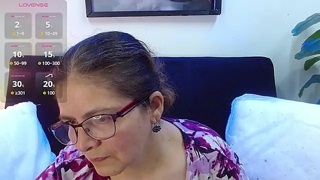 Snapshot of Linda_banks_ chatting on September 23, 2025, 1:52 am Linda banks online show from September 23, 2025, 1:52 am