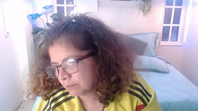 Snapshot of Linda_banks_ chatting on October 19, 2025, 11:22 am Linda banks online show from October 19, 2025, 11:22 am