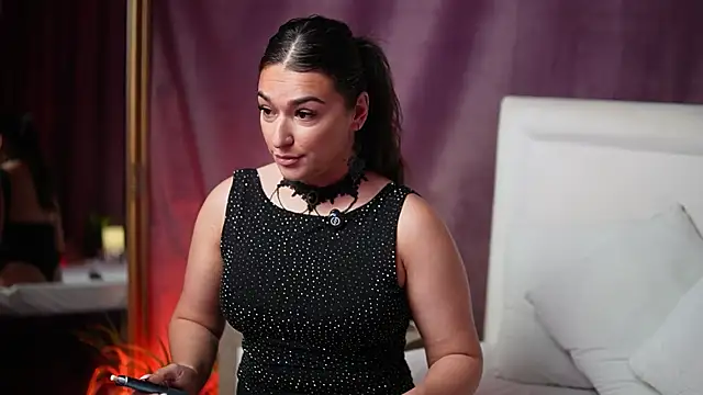 EmmaDallas online show from June 30, 2026, 8:10 pm