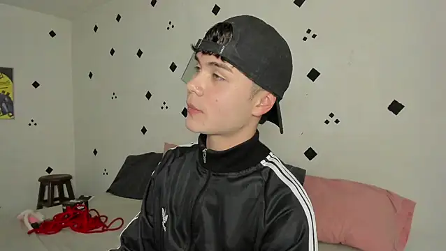 crushnier1 online show from September 30, 2025, 6:13 pm