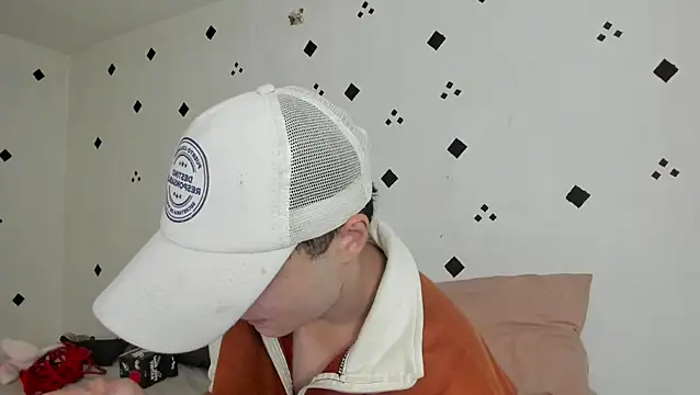 crushnier1 online show from October 11, 2025, 6:06 pm