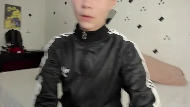 crushnier1 online show from October 24, 2025, 5:42 pm