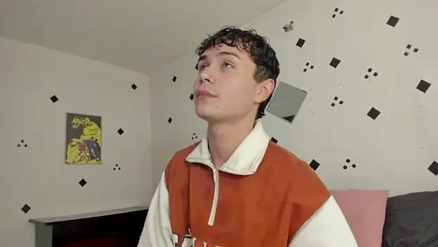 crushnier1 online show from October 31, 2025, 5:47 pm