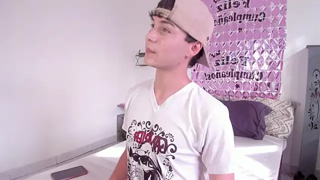 crushnier1 online show from November 10, 2025, 12:37 pm