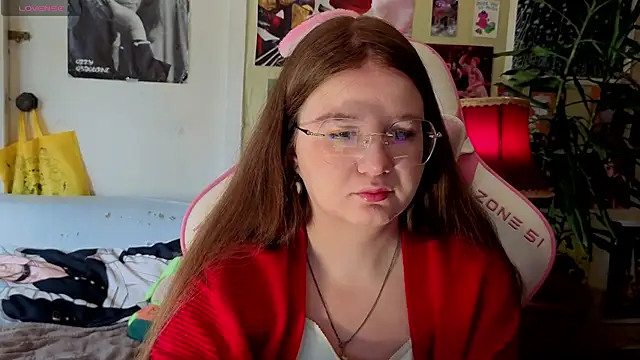 Snapshot of Sienna-Cow chatting on September 25, 2025, 11:03 am Sienna-Cow online show from September 25, 2025, 11:03 am