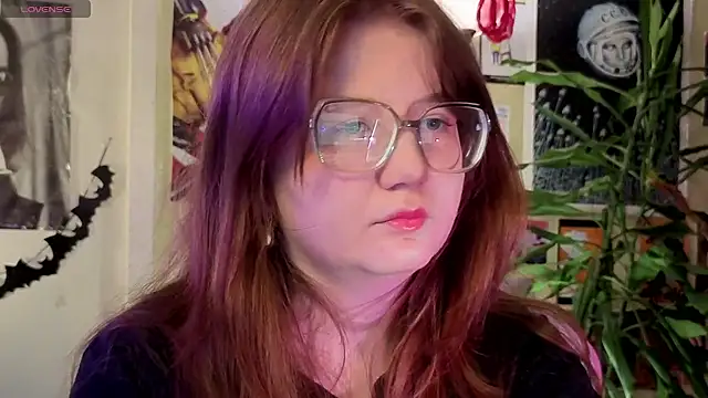 Snapshot of Sienna-Cow chatting on December 2, 2025, 11:04 am Sienna-Cow online show from December 2, 2025, 11:04 am