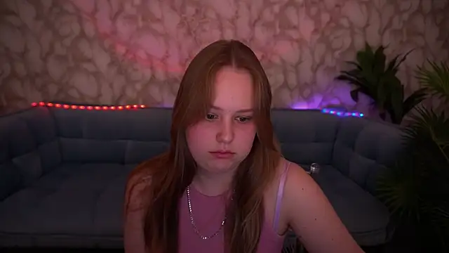 CrystallPaws online show from October 13, 2025, 7:14 pm