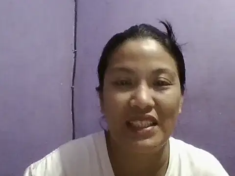 Snapshot of Uniquebeauty32 chatting on November 4, 2025, 11:04 pm Uniquebeauty32 online show from November 4, 2025, 11:04 pm