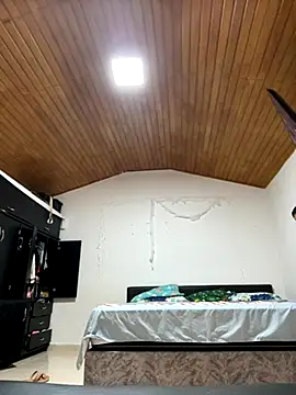 Snapshot of Alina0 chatting on October 15, 2025, 4:18 pm Alina0 online show from October 15, 2025, 4:18 pm