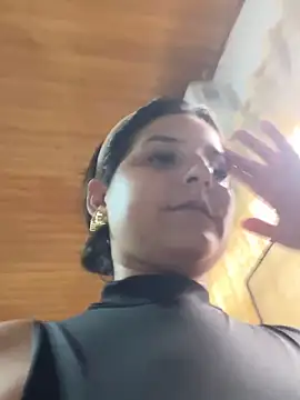 Snapshot of Alina0 chatting on October 23, 2025, 5:12 pm Alina0 online show from October 23, 2025, 5:12 pm