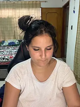 Snapshot of Alina0 chatting on October 25, 2025, 5:51 pm Alina0 online show from October 25, 2025, 5:51 pm