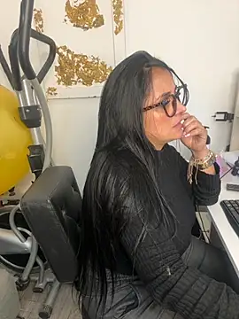 Snapshot of hotadhara01 chatting on October 30, 2025, 2:35 am hotadhara01 online show from October 30, 2025, 2:35 am