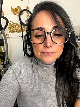 Snapshot of hotadhara01 chatting on November 7, 2025, 3:17 am hotadhara01 online show from November 7, 2025, 3:17 am