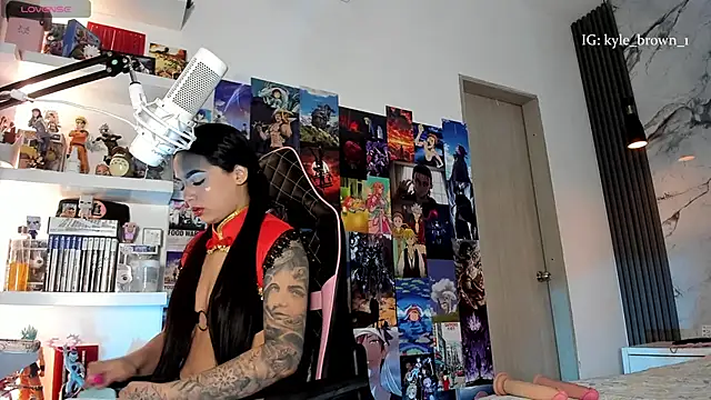 Snapshot of soy_kylebrown chatting on October 31, 2025, 3:57 pm soy kylebrown online show from October 31, 2025, 3:57 pm