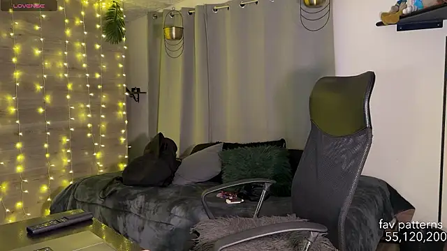 Snapshot of jim_dj chatting on February 1, 2026, 1:15 am jim dj online show from February 1, 2026, 1:15 am