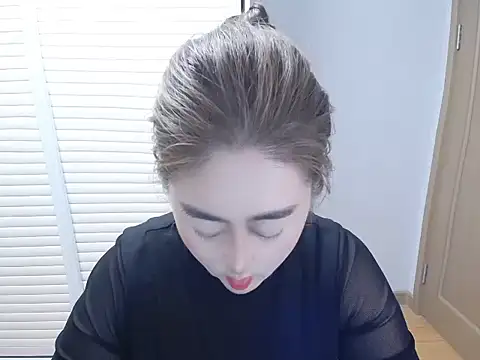 wenwen-168 online show from September 11, 2025, 11:10 am