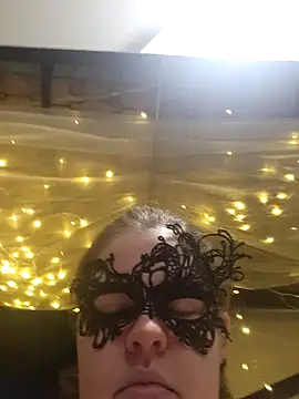 Snapshot of VeiledMuse chatting on November 19, 2025, 2:22 am VeiledMuse online show from November 19, 2025, 2:22 am