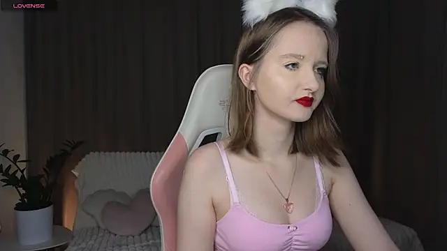 Snapshot of AlexsisFaee chatting on October 20, 2025, 8:31 pm AlexsisFaee online show from October 20, 2025, 8:31 pm