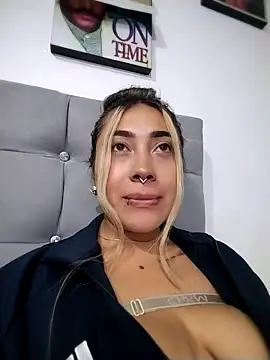  ManuVeelez online show from October 12, 2025, 12:09 am