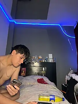 Snapshot of Kailertwink chatting on July 6, 2026, 4:53 am Kailertwink online show from July 6, 2026, 4:53 am