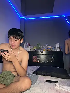Snapshot of Kailertwink chatting on July 18, 2026, 5:55 am Kailertwink online show from July 18, 2026, 5:55 am