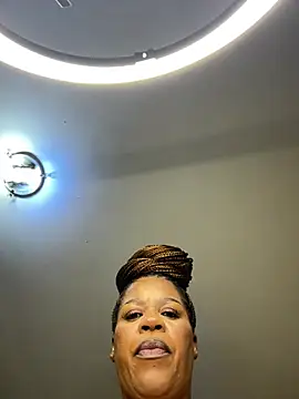 THICKBUNNYCHICKxxx online show from March 25, 2026, 8:04 pm