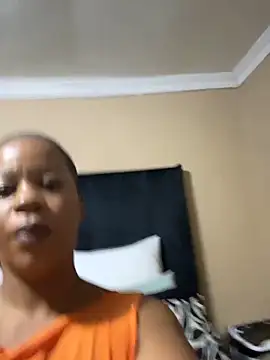 THICKBUNNYCHICKxxx online show from April 15, 2026, 7:58 pm