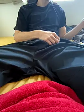 Snapshot of greggts chatting on December 17, 2025, 10:32 am greggts online show from December 17, 2025, 10:32 am