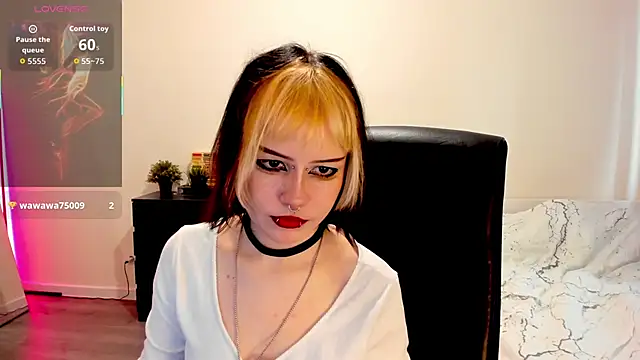 LiyaLuna online show from November 11, 2025, 11:21 am