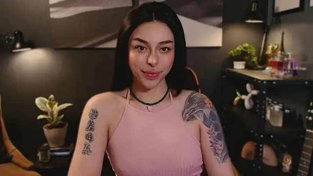 Snapshot of LUNACOCKSLAYER chatting on October 19, 2025, 12:44 am LUNACOCKSLAYER online show from October 19, 2025, 12:44 am