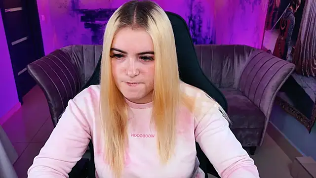 Stef Nicks online show from October 13, 2025, 9:09 am