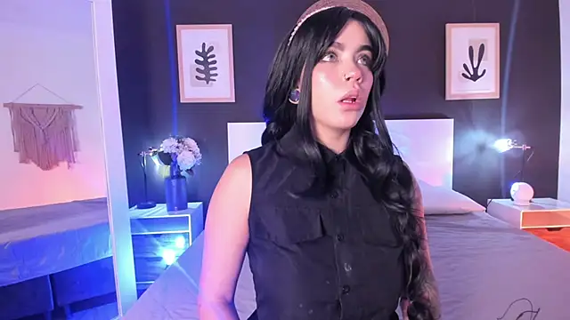 Snapshot of SuccubusDolly chatting on September 13, 2025, 3:06 am SuccubusDolly online show from September 13, 2025, 3:06 am