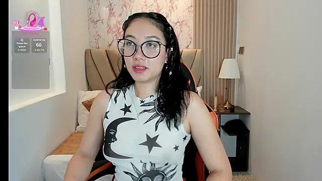 Snapshot of Yuna__Min chatting on September 27, 2025, 2:44 pm Yuna Min online show from September 27, 2025, 2:44 pm