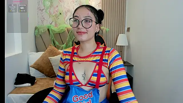 Snapshot of Yuna__Min chatting on October 17, 2025, 8:00 pm Yuna Min online show from October 17, 2025, 8:00 pm