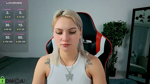 Snapshot of Cameronlovely_ chatting on September 30, 2025, 8:41 am Cameronlovely online show from September 30, 2025, 8:41 am