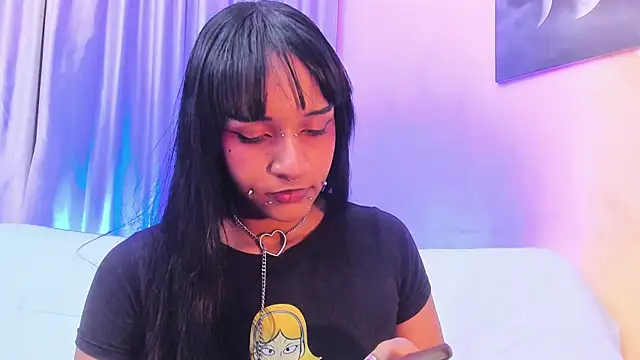 Snapshot of Saraa_Graham chatting on October 21, 2025, 8:53 pm Saraa Graham online show from October 21, 2025, 8:53 pm