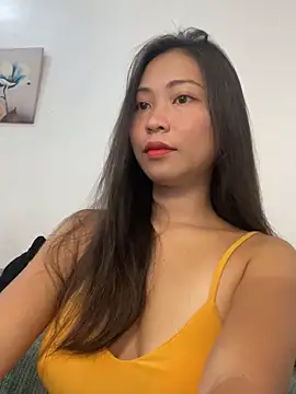 EmmaSean online show from May 18, 2026, 2:18 am