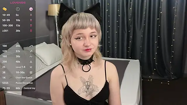 Tori Cutie online show from November 19, 2025, 12:10 am