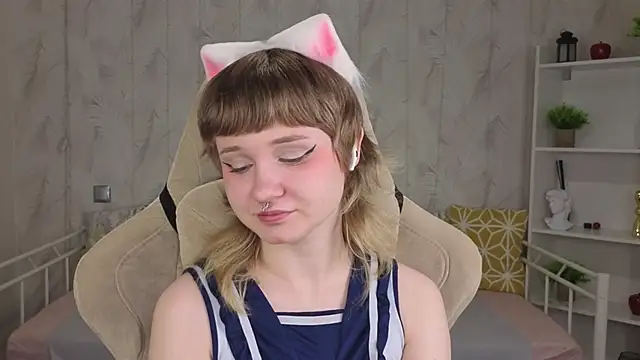 Tori Cutie online show from May 19, 2026, 1:56 am
