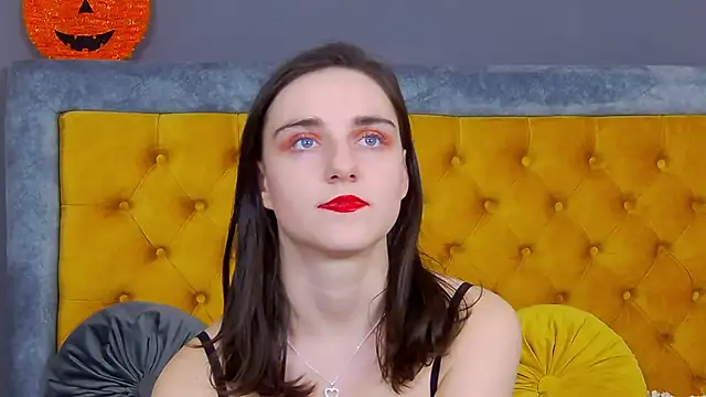 Jessica White  online show from November 25, 2025, 4:12 am