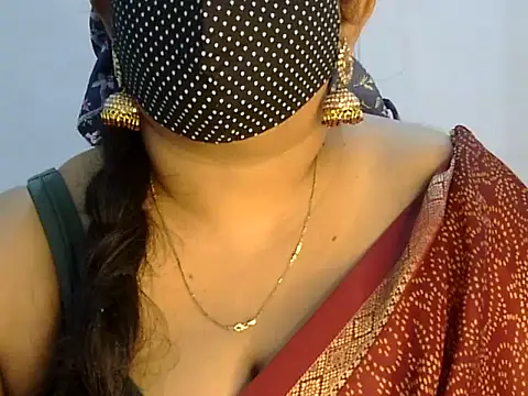 Snapshot of Siya_Akhor chatting on October 14, 2025, 7:03 pm Siya Akhor online show from October 14, 2025, 7:03 pm