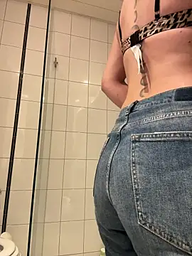 IsabellaEtha online show from October 21, 2025, 10:49 am