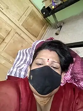 Snapshot of sutari84 chatting on July 18, 2026, 12:59 am sutari84 online show from July 18, 2026, 12:59 am