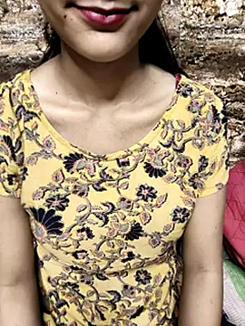 Snapshot of Indian-Aleena chatting on October 3, 2025, 6:32 am Indian-Aleena online show from October 3, 2025, 6:32 am