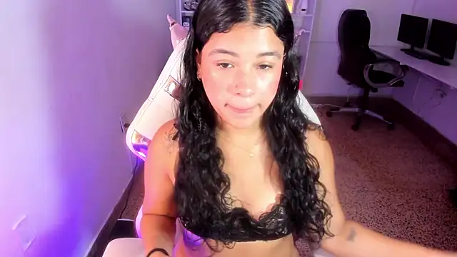 Snapshot of Ivy_nt chatting on November 5, 2025, 6:19 pm Ivy nt online show from November 5, 2025, 6:19 pm