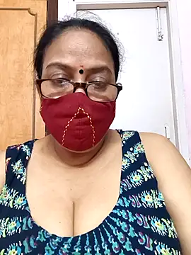 Snapshot of heera-rani chatting on September 17, 2025, 3:35 pm heera-rani online show from September 17, 2025, 3:35 pm