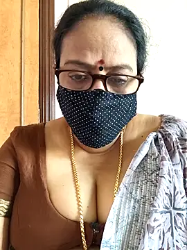 Snapshot of heera-rani chatting on September 18, 2025, 4:47 am heera-rani online show from September 18, 2025, 4:47 am