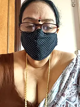 Snapshot of heera-rani chatting on September 28, 2025, 2:17 am heera-rani online show from September 28, 2025, 2:17 am