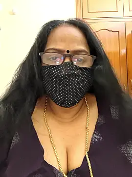 Snapshot of heera-rani chatting on October 4, 2025, 10:57 am heera-rani online show from October 4, 2025, 10:57 am