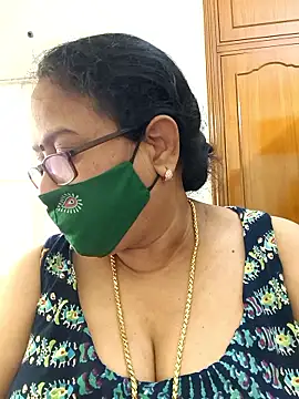 Snapshot of heera-rani chatting on October 7, 2025, 9:06 am heera-rani online show from October 7, 2025, 9:06 am